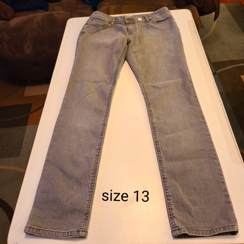 Womens size 12 gray So jeans